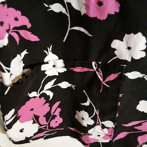 Scrub top - Picture 6 of 9